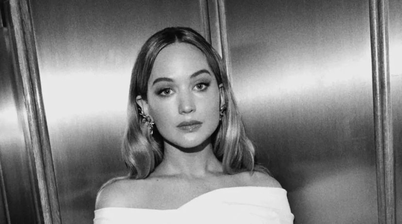 جنیفر لارنس در پشت صحنه‌ی مراسم Governors Awards 2025+ عکس