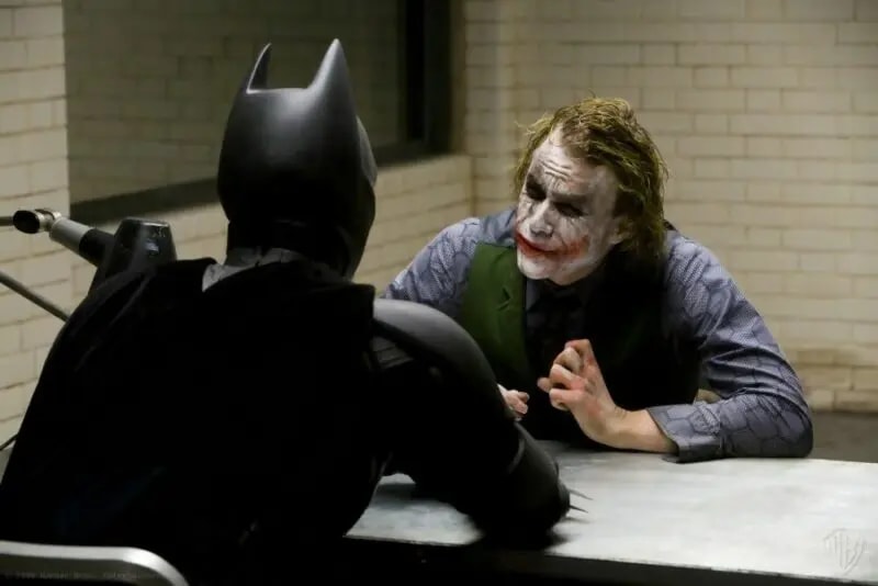 معرفی و بررسی فیلم شوالیه ی تاریکی| the Dark Knight 2008